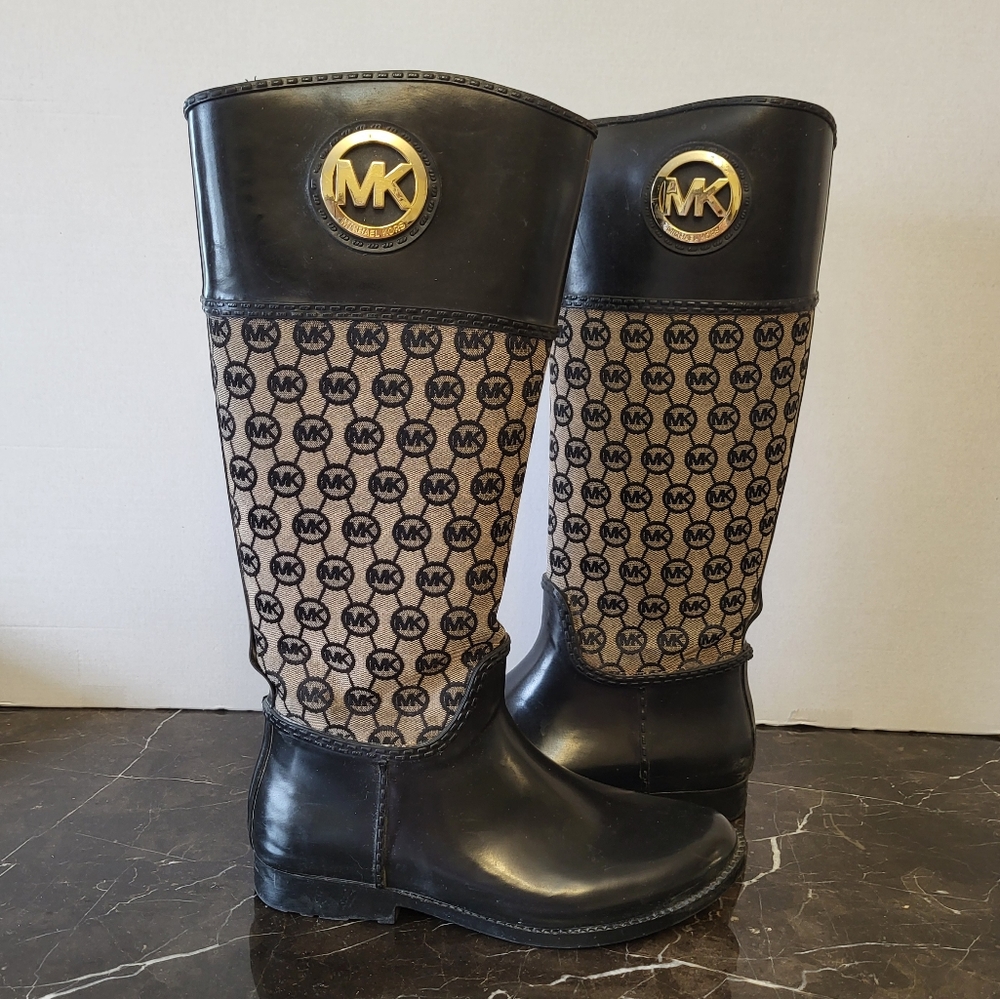 Michael Kors boots Size 8